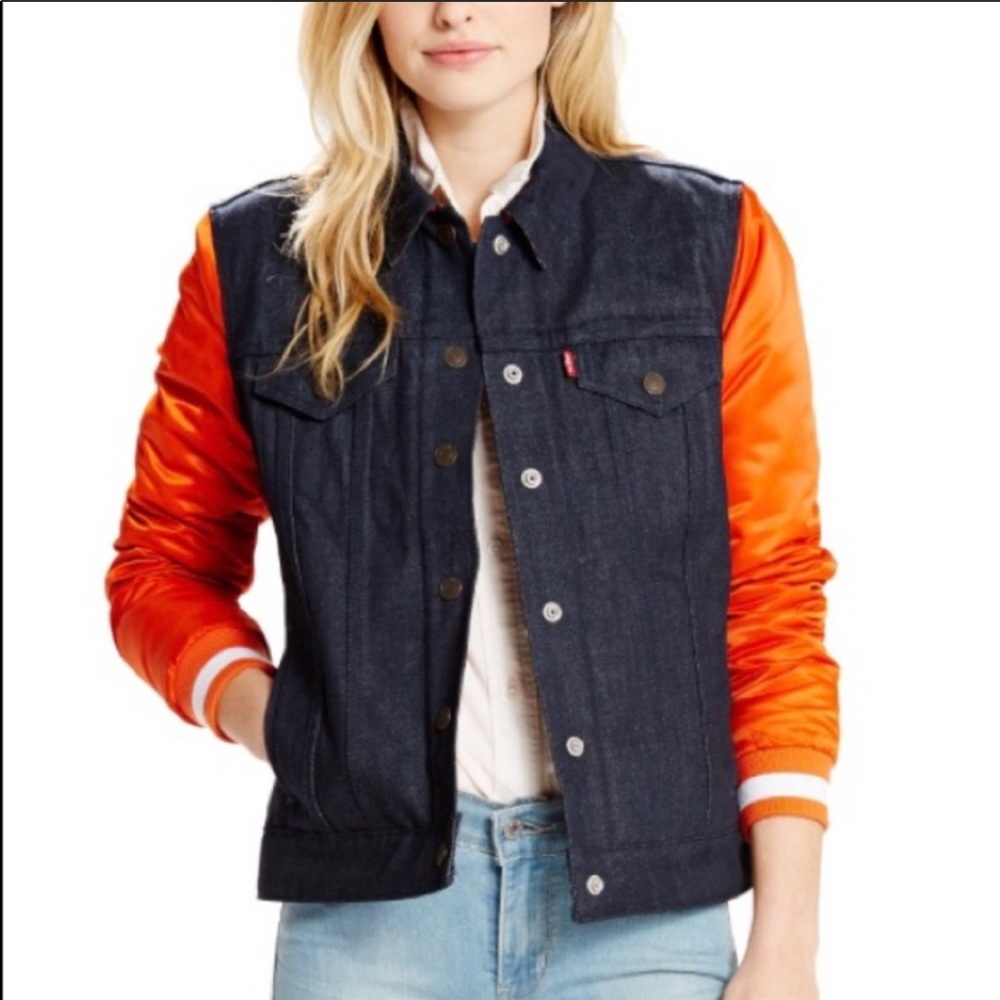 Levi’s Chicago bears - FEEL FREE TO SEND ME OFFERS